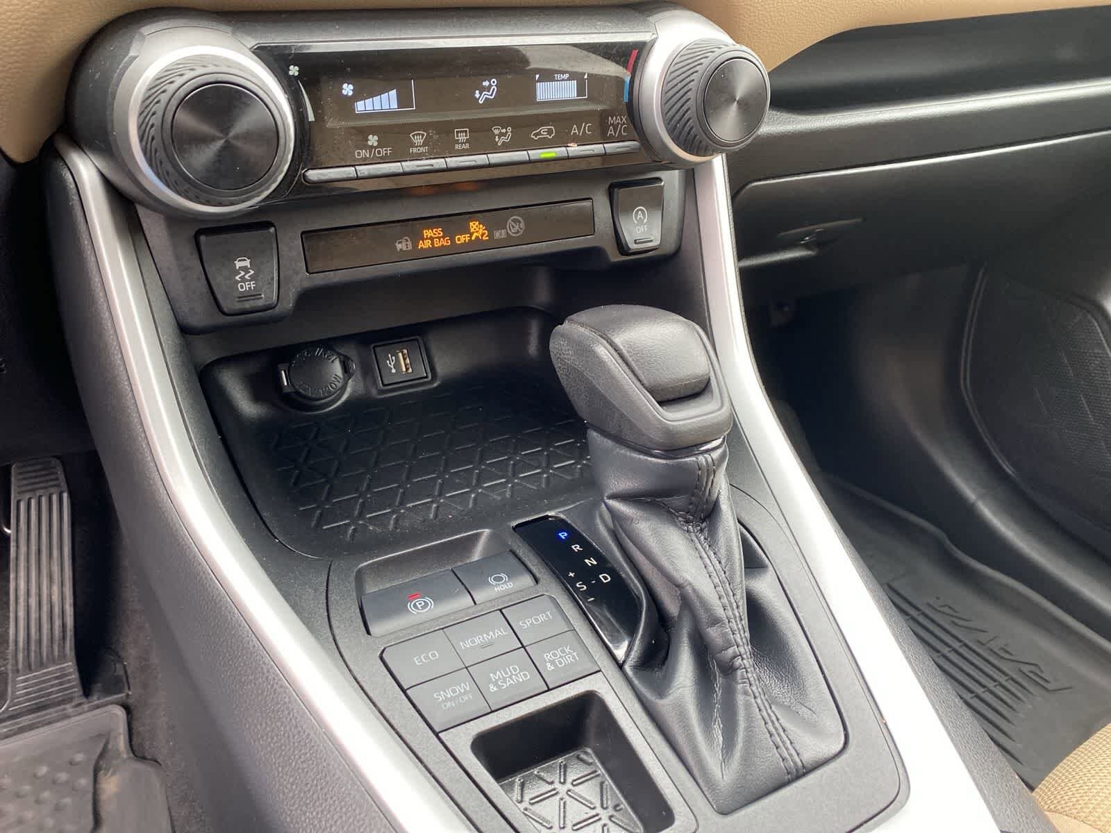 Thumbnail: 2023 Toyota RAV4 - 28