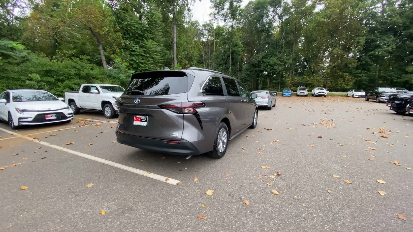 Thumbnail: 2024 Toyota Sienna - 9