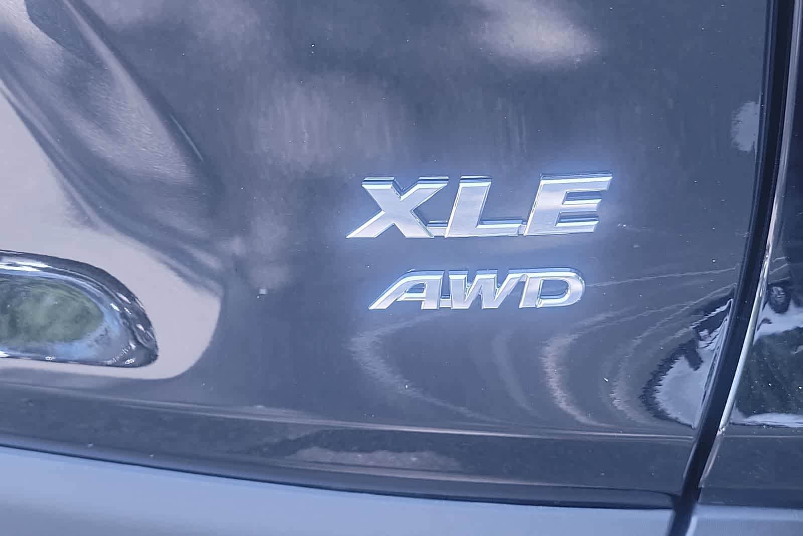2025 Toyota RAV4 XLE 15