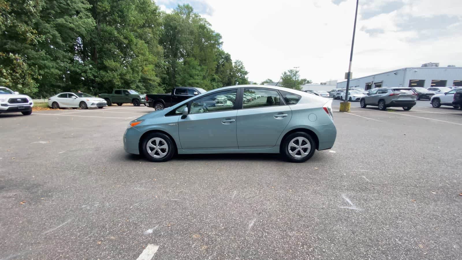 Thumbnail: 2014 Toyota Prius - 5