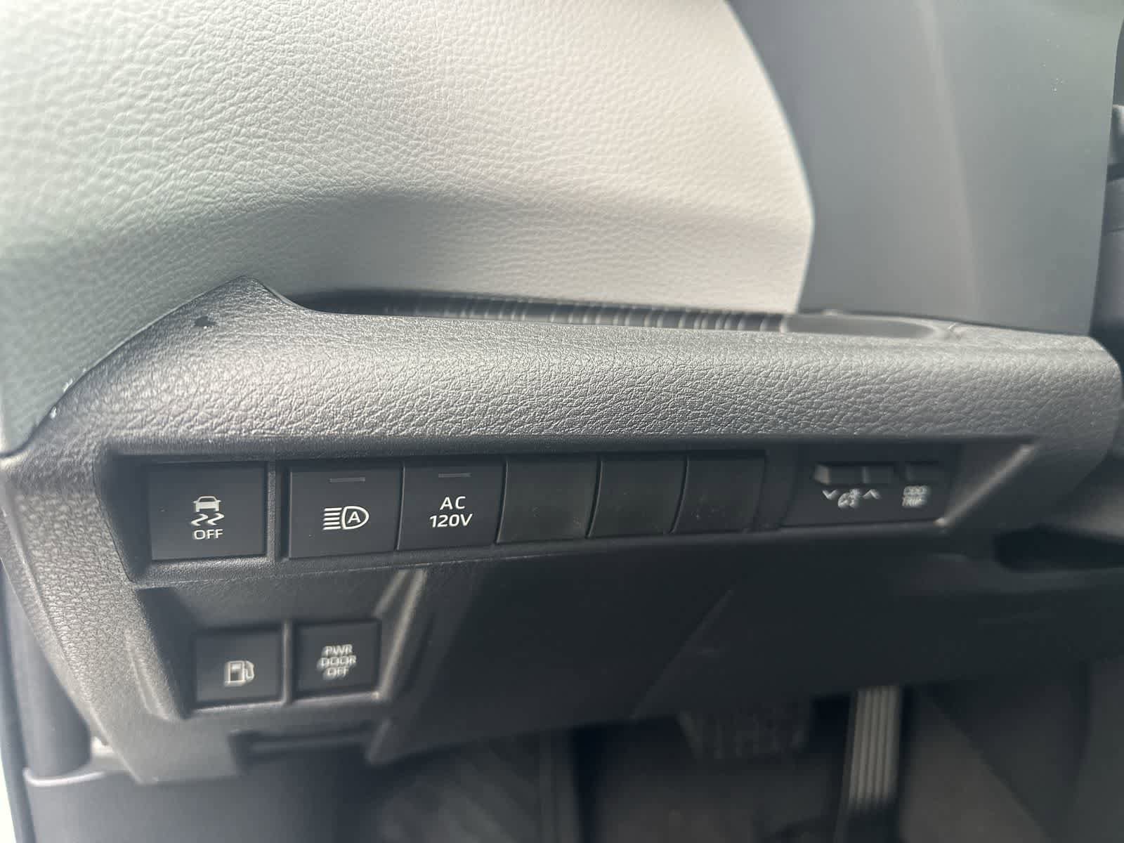 Thumbnail: 2026 Toyota Sienna - 26