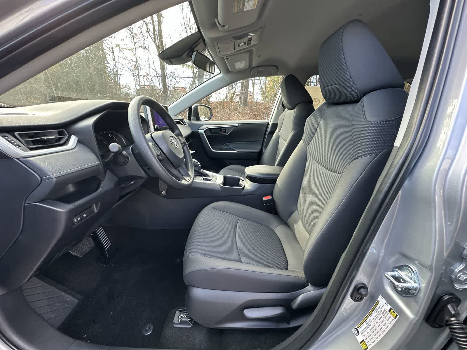 Thumbnail: 2025 Toyota RAV4 - 25