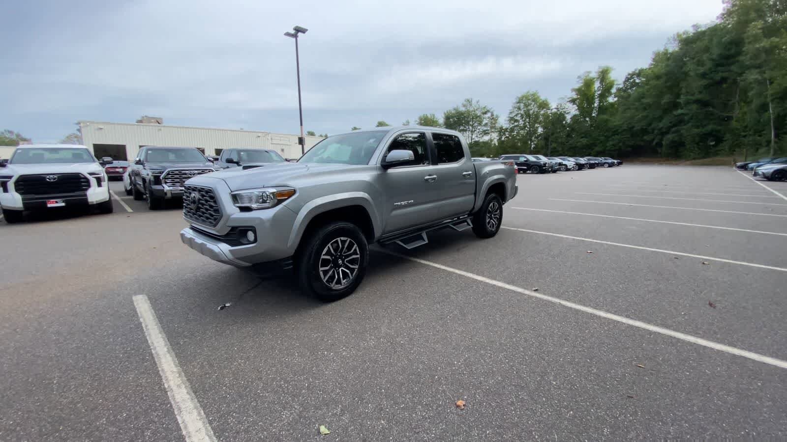 2023 Toyota Tacoma TRD Sport V6 photo 3