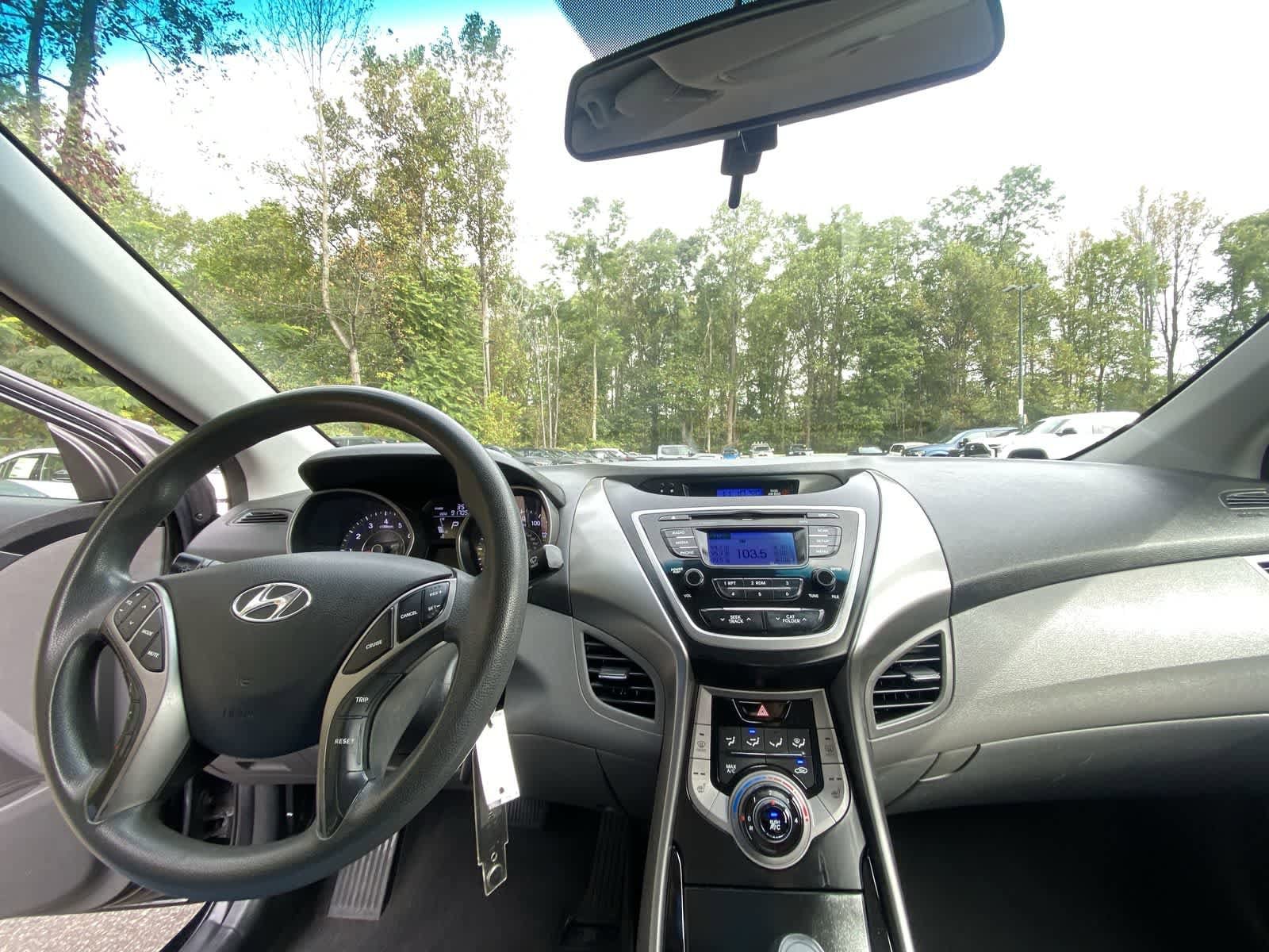 Thumbnail: 2013 Hyundai Elantra - 18