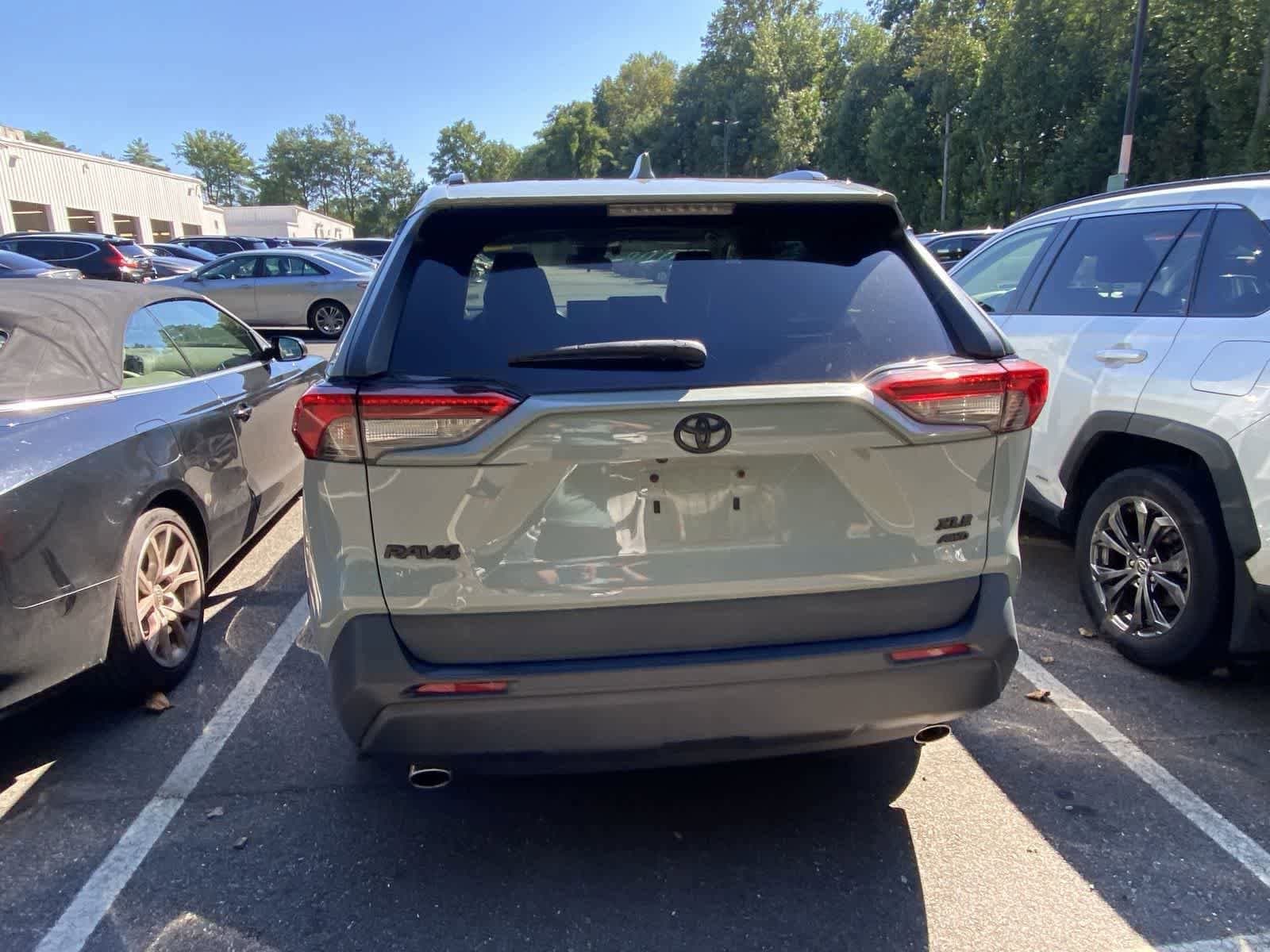 Thumbnail: 2021 Toyota RAV4 - 8