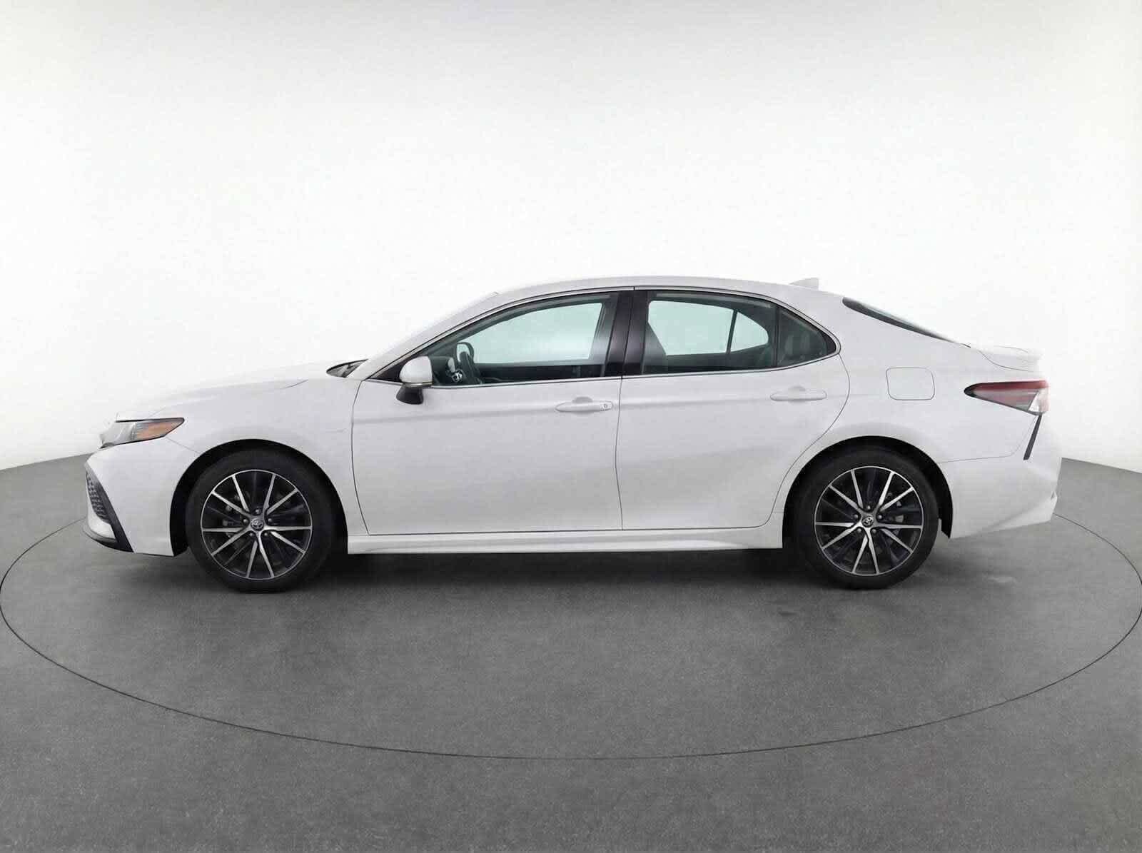 Thumbnail: 2023 Toyota Camry - 7