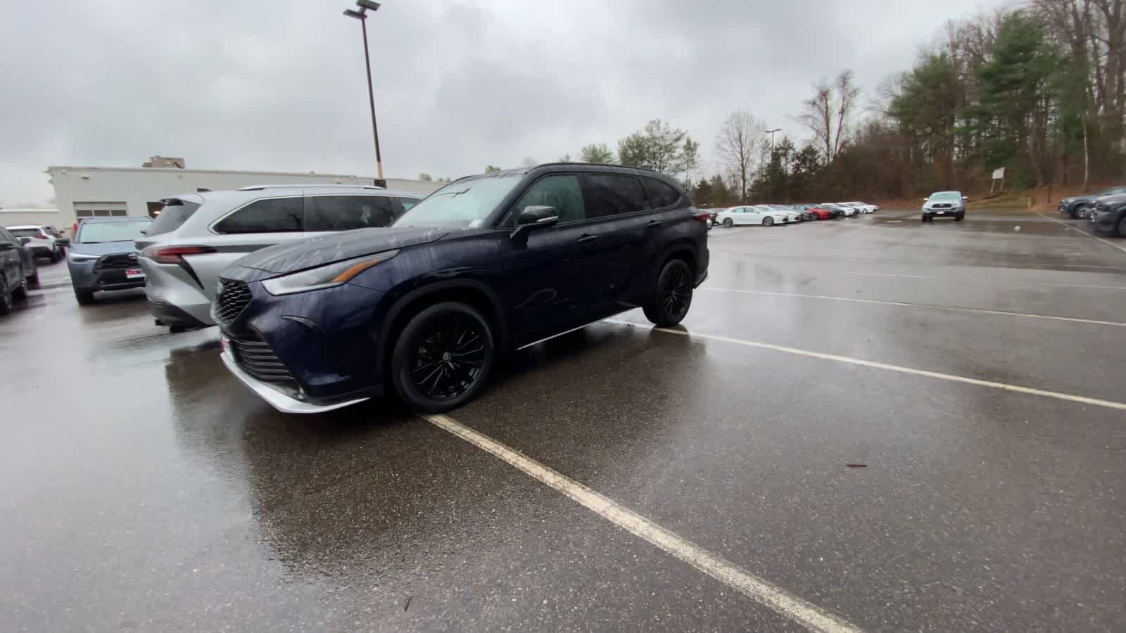 Thumbnail: 2025 Toyota Highlander - 8