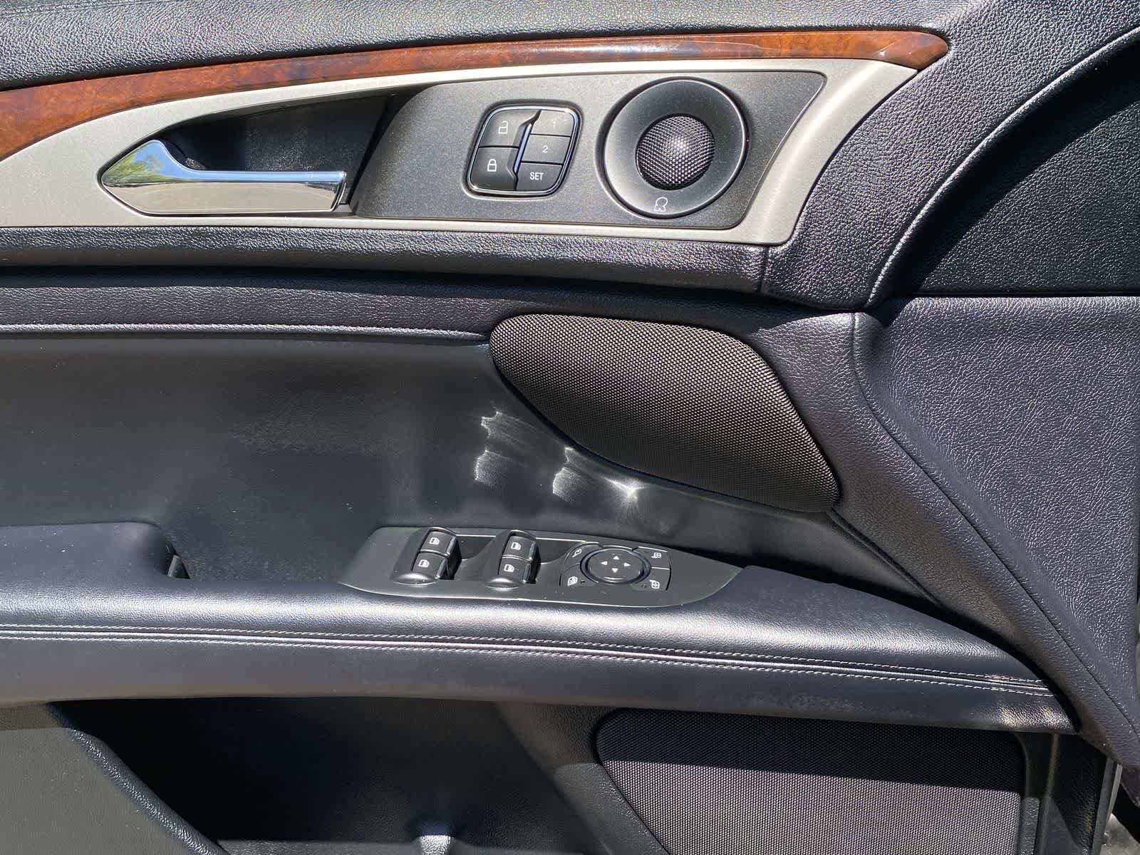 Thumbnail: 2019 Lincoln MKZ - 40