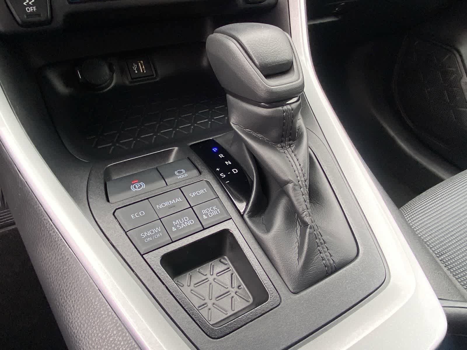 Thumbnail: 2025 Toyota RAV4 - 34