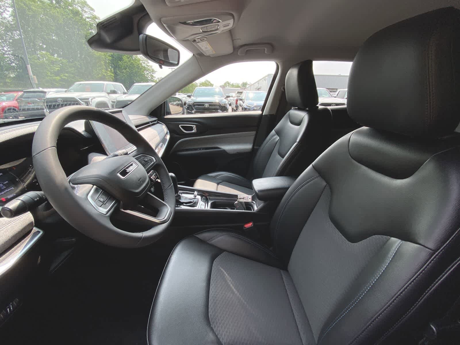 Thumbnail: 2022 Jeep Compass - 16