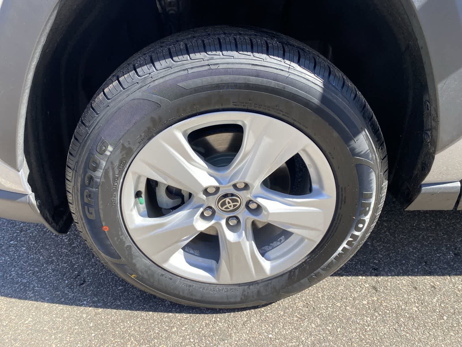 Thumbnail: 2021 Toyota RAV4 - 14