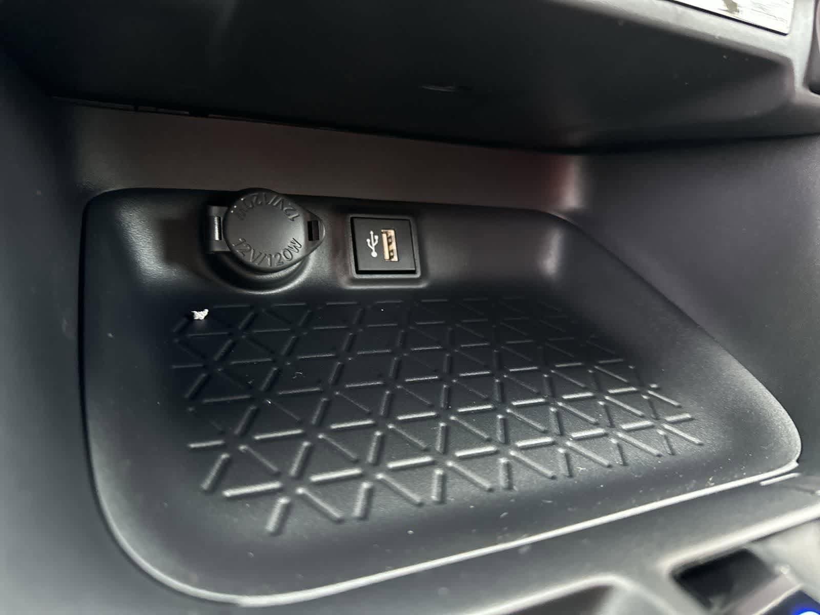 Thumbnail: 2025 Toyota RAV4 - 27