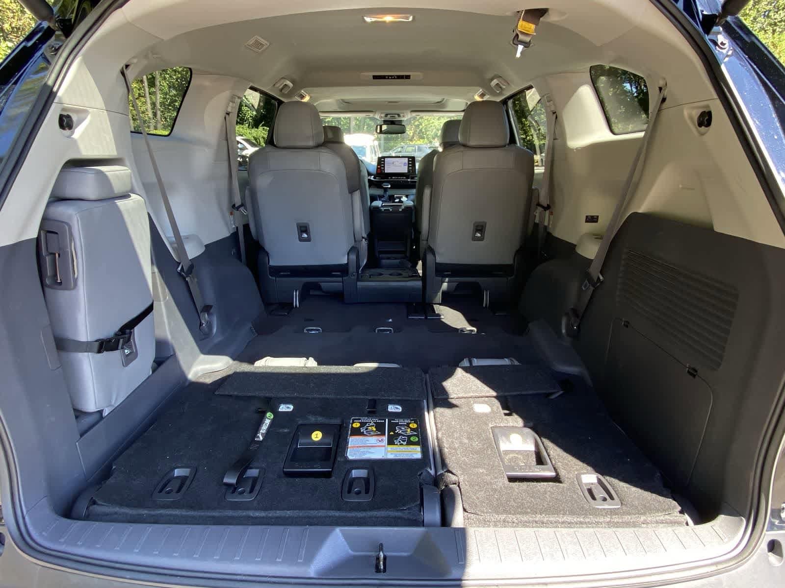 Thumbnail: 2024 Toyota Sienna - 10