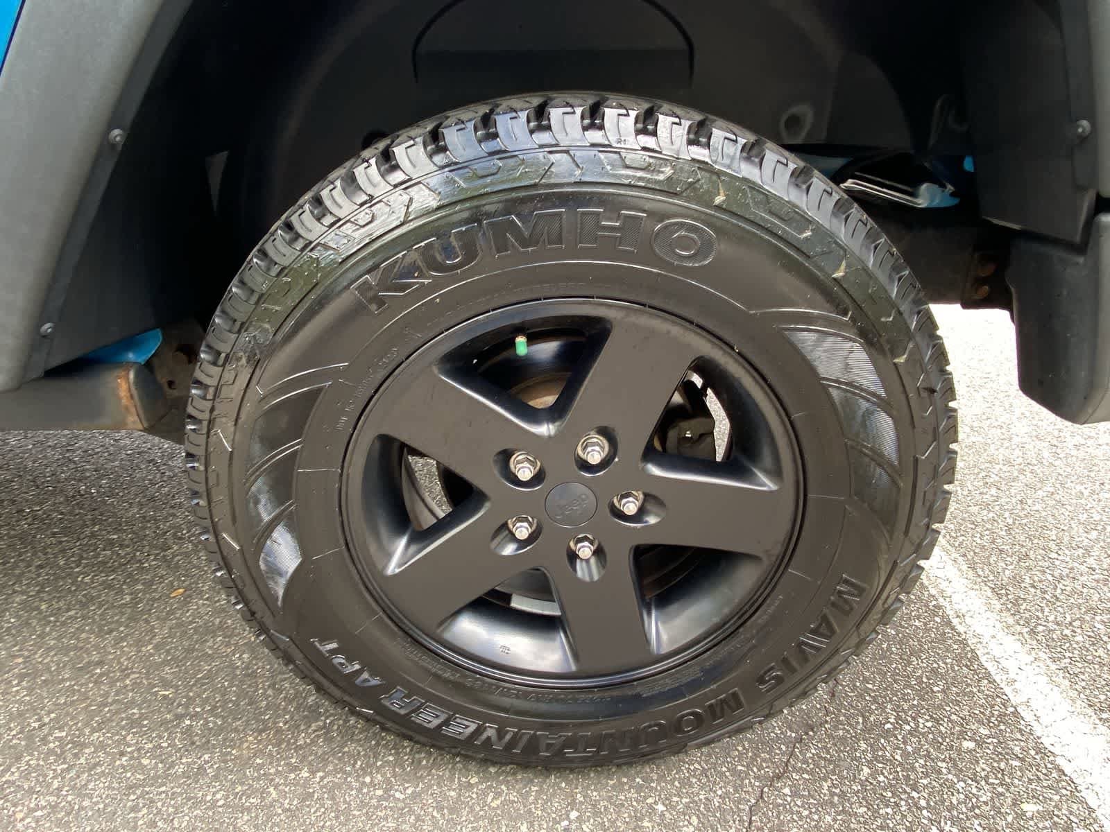 Thumbnail: 2017 Jeep Wrangler - 12