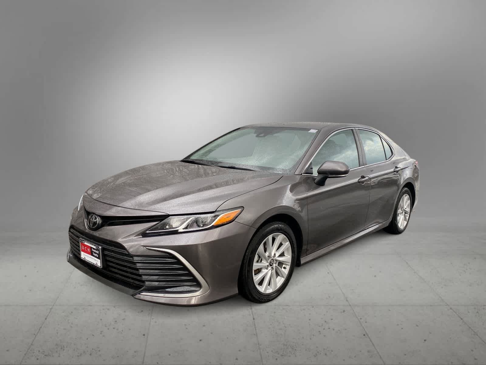 2024 Toyota Camry LE's photo