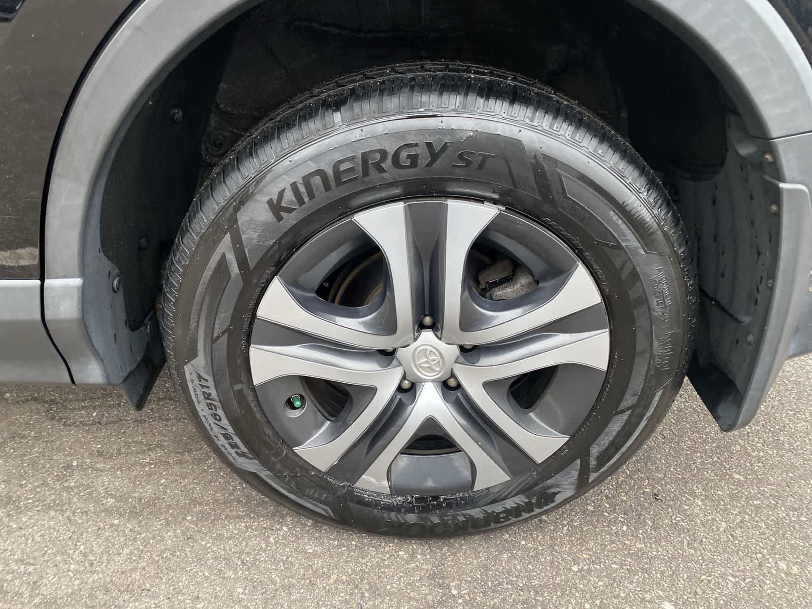 Thumbnail: 2018 Toyota RAV4 - 18