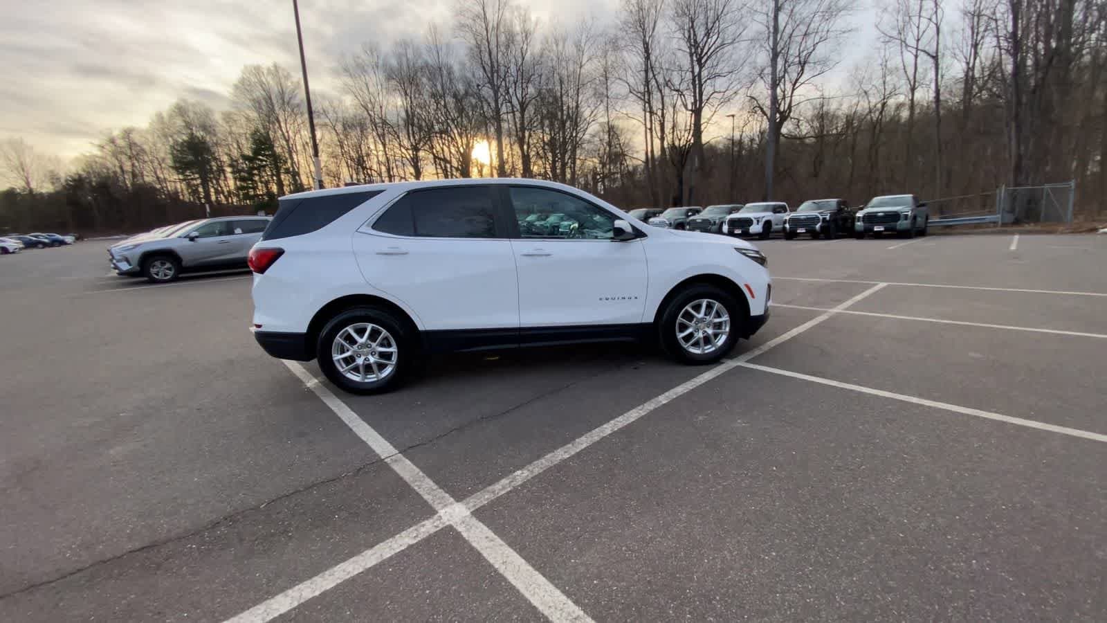 Thumbnail: 2022 Chevrolet Equinox - 16