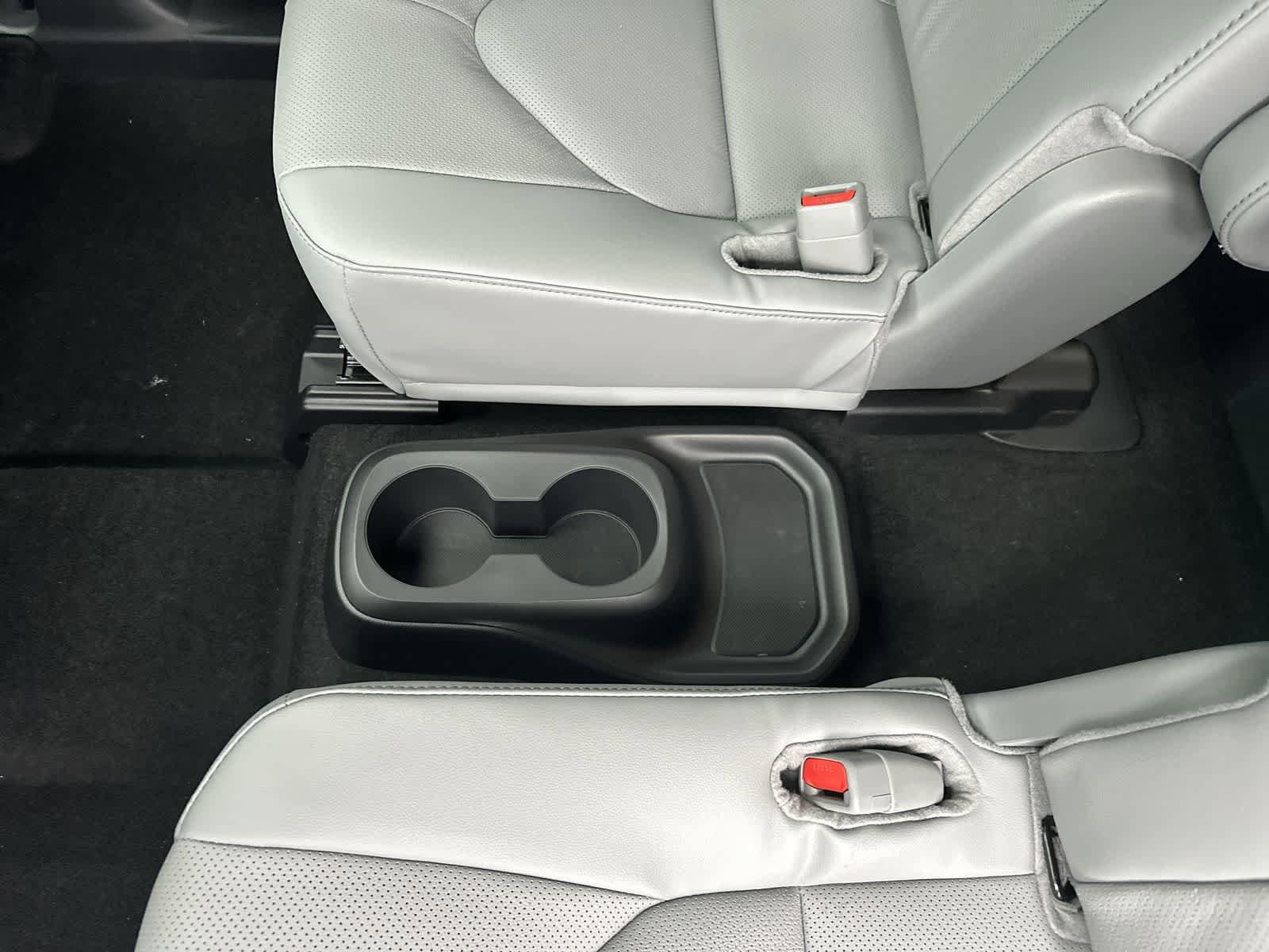 Thumbnail: 2026 Toyota Highlander - 36