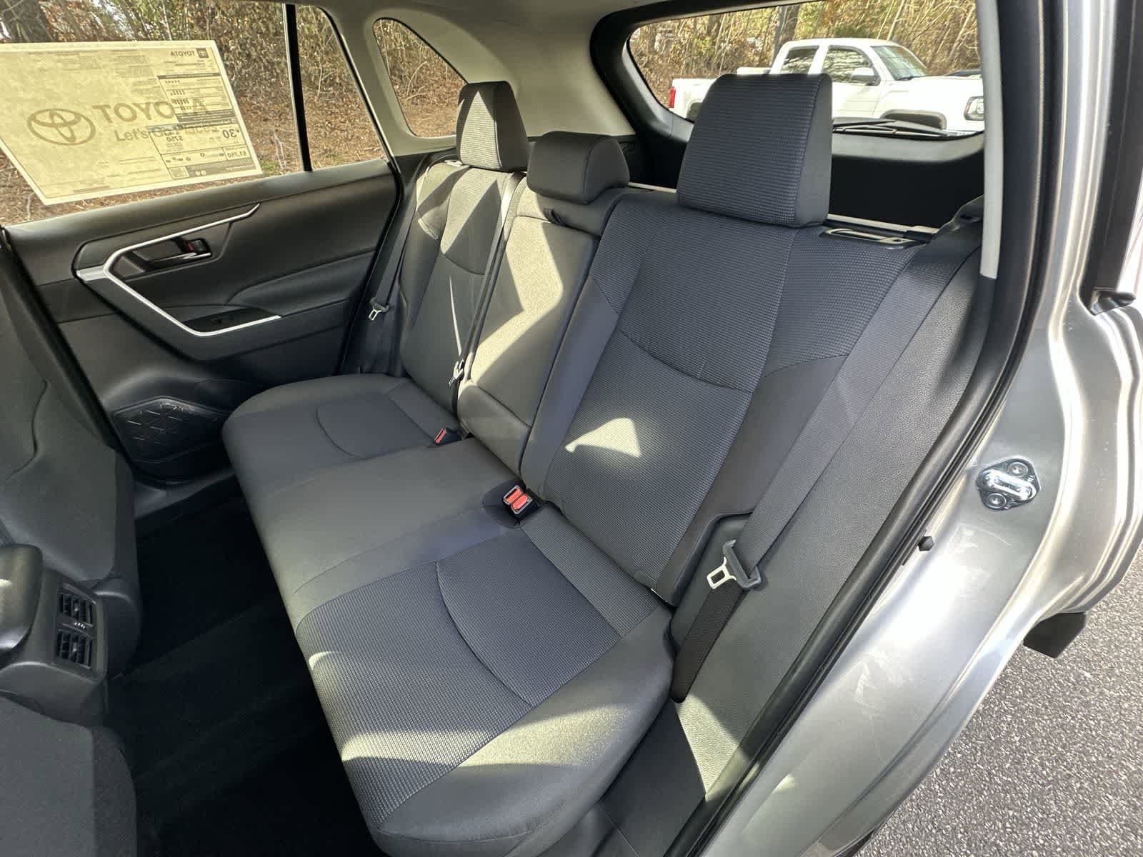 Thumbnail: 2025 Toyota RAV4 - 27