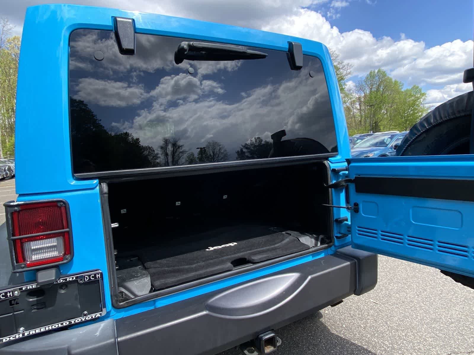 Thumbnail: 2017 Jeep Wrangler - 10