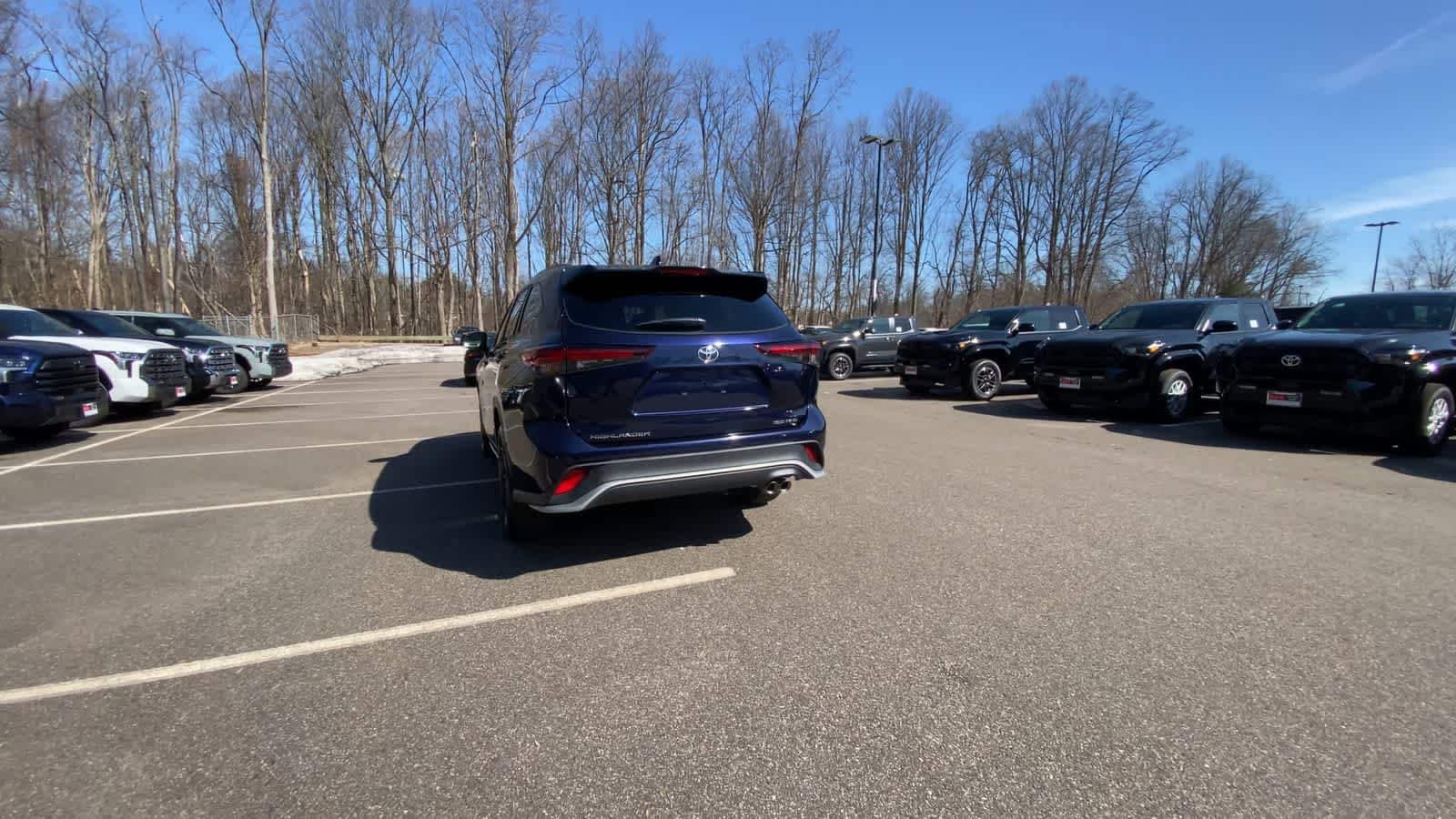 Thumbnail: 2025 Toyota Highlander - 11