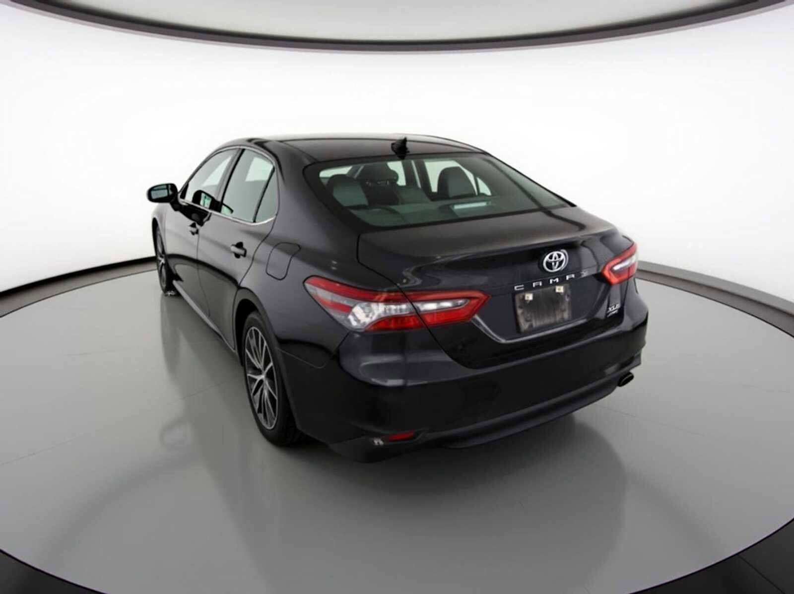 2023 Toyota Camry XLE photo 2