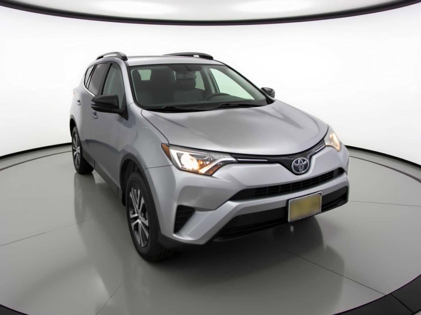 Thumbnail: 2016 Toyota RAV4 - 3
