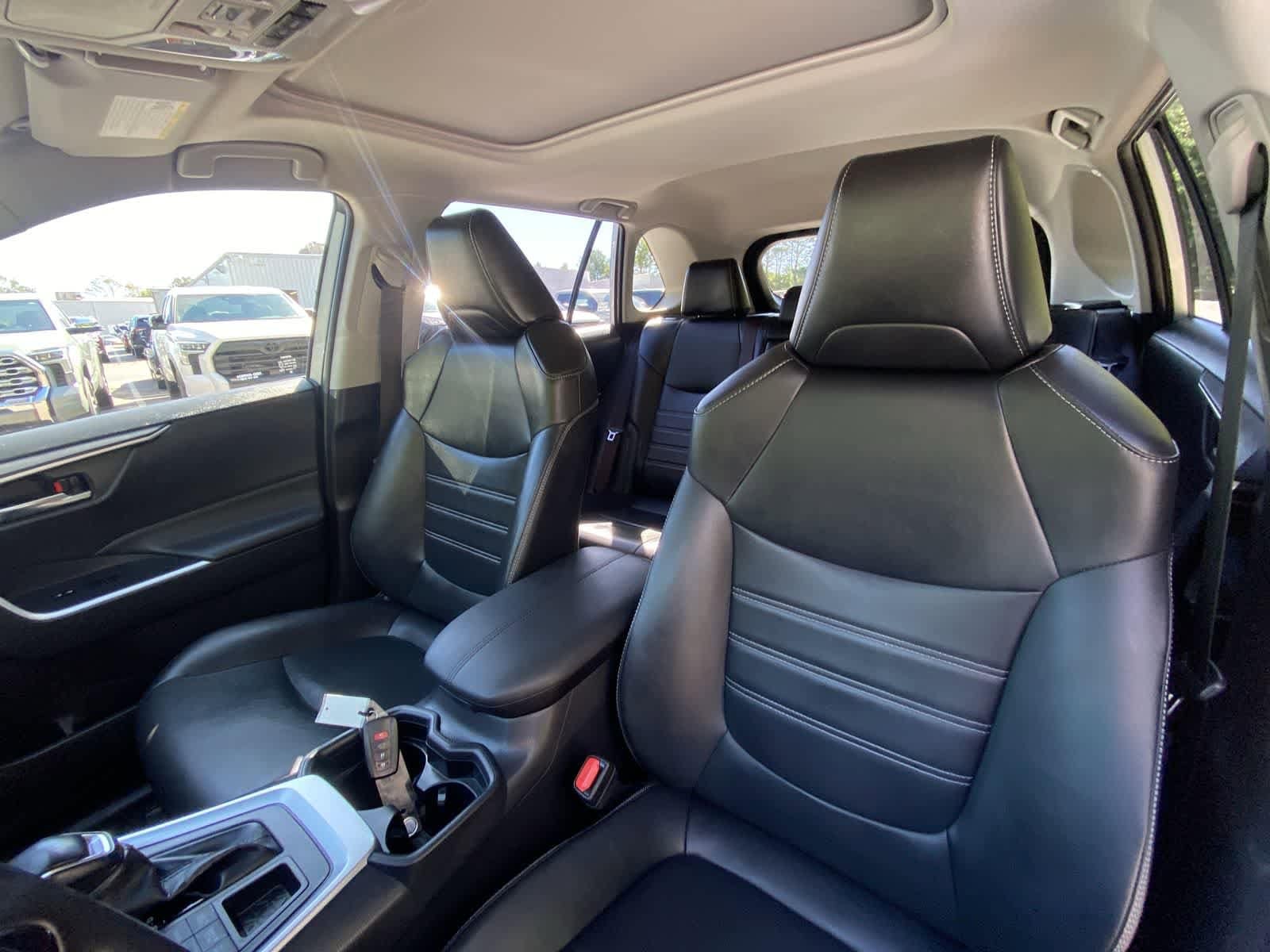 Thumbnail: 2021 Toyota RAV4 - 18