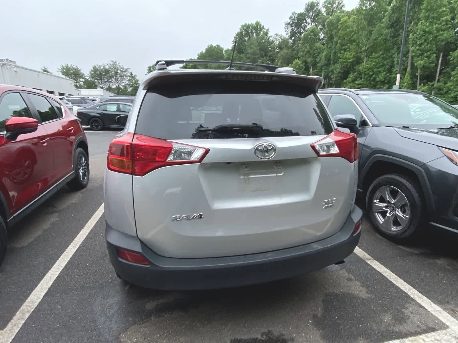 2013 Toyota RAV4 XLE 8