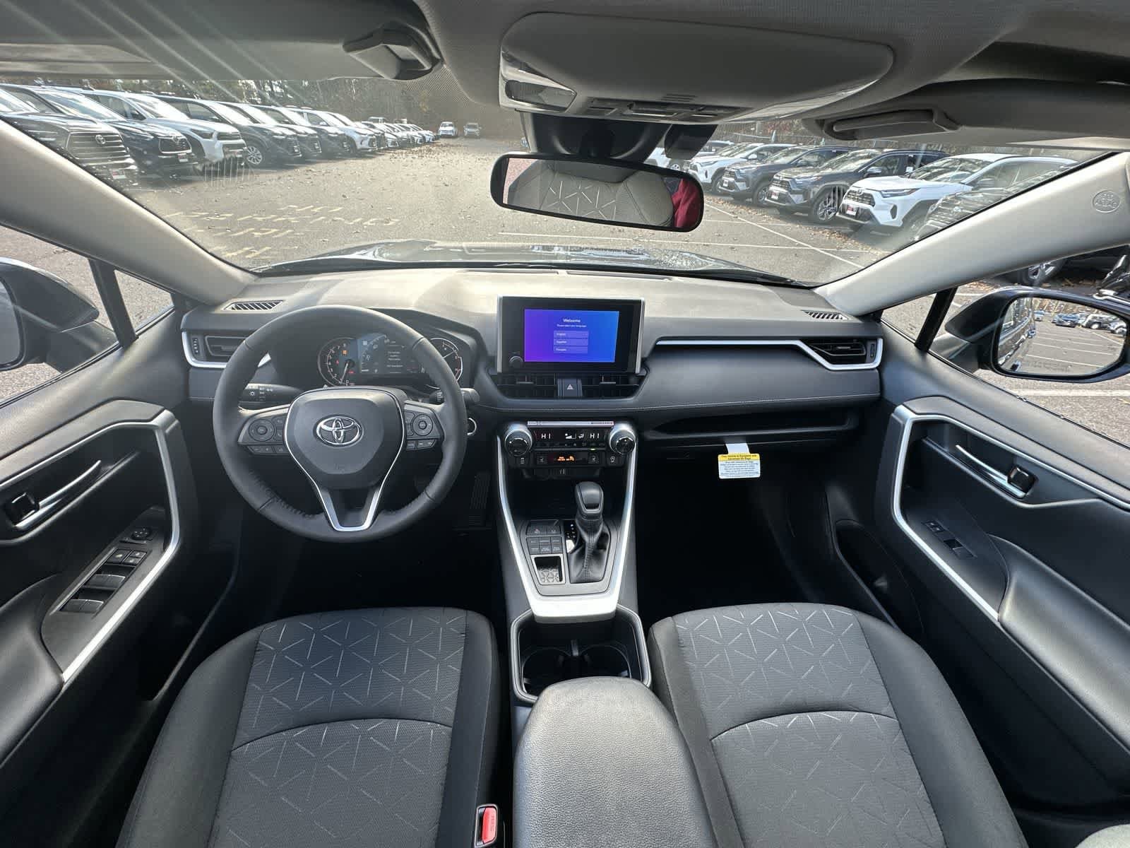 Thumbnail: 2025 Toyota RAV4 - 31