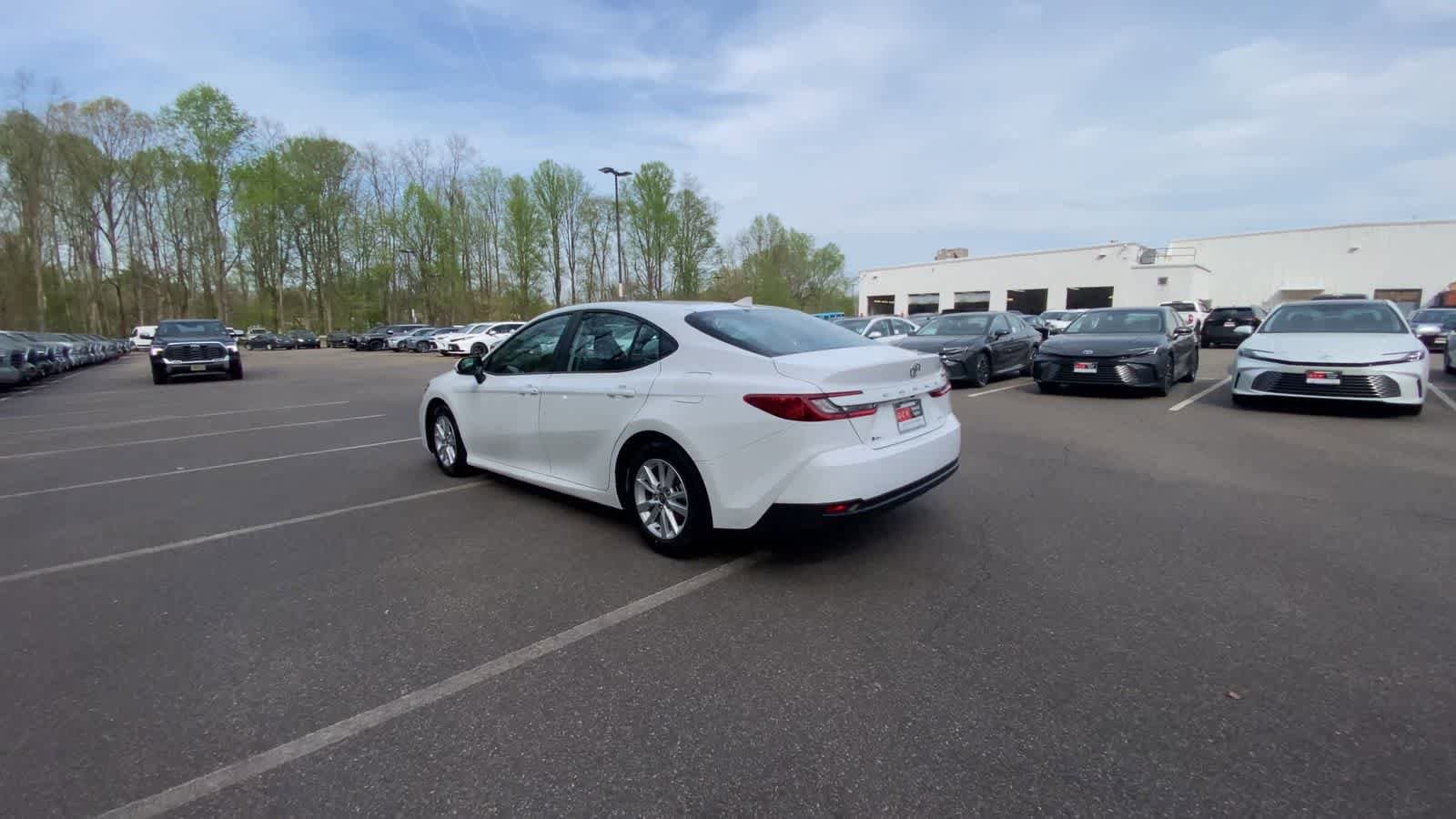 Thumbnail: 2025 Toyota Camry - 9