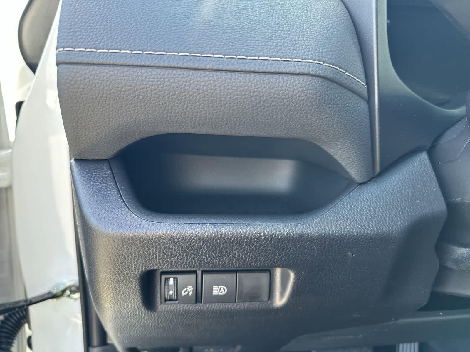 Thumbnail: 2025 Toyota RAV4 - 20