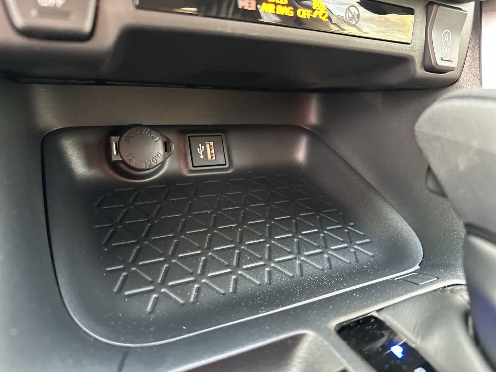 Thumbnail: 2025 Toyota RAV4 - 23