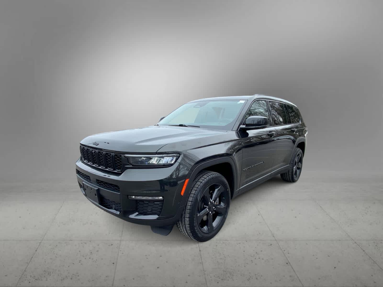 Thumbnail: 2022 Jeep Grand Cherokee - 4