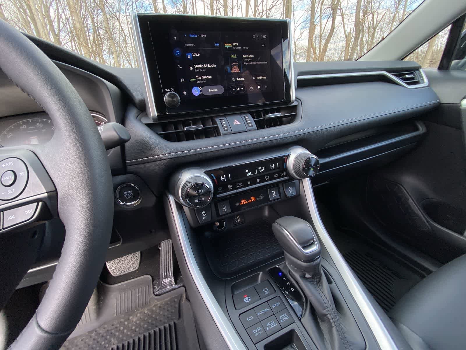 Thumbnail: 2025 Toyota RAV4 - 21