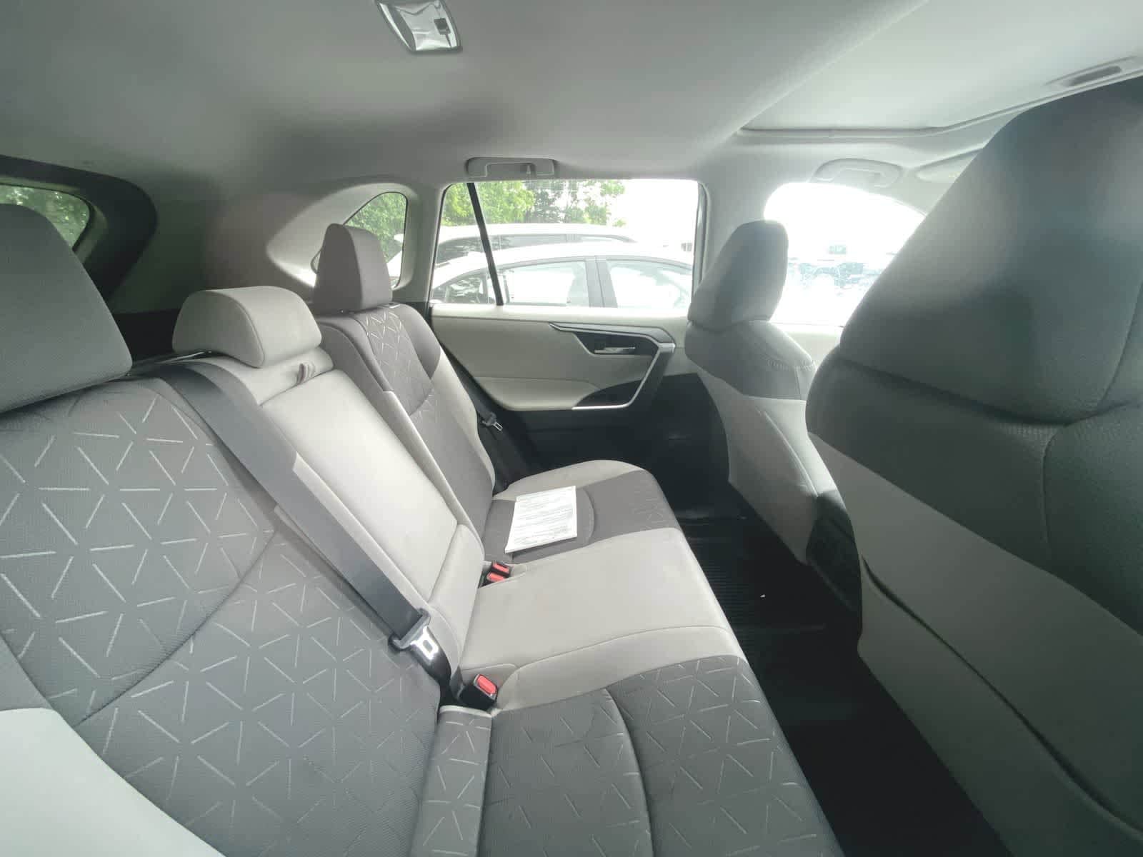 2020 Toyota RAV4 XLE 6