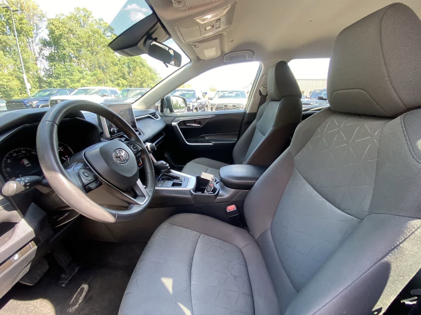 Thumbnail: 2024 Toyota RAV4 - 16