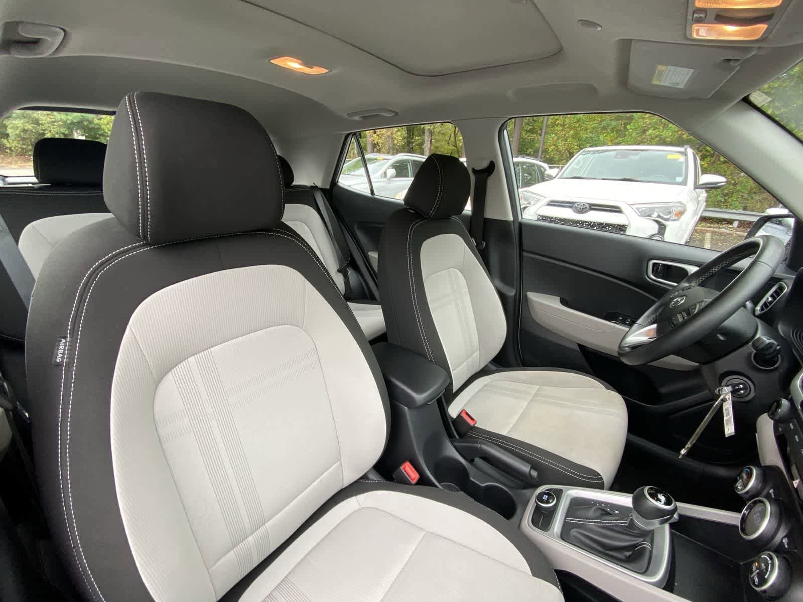 Thumbnail: 2023 Hyundai Venue - 22