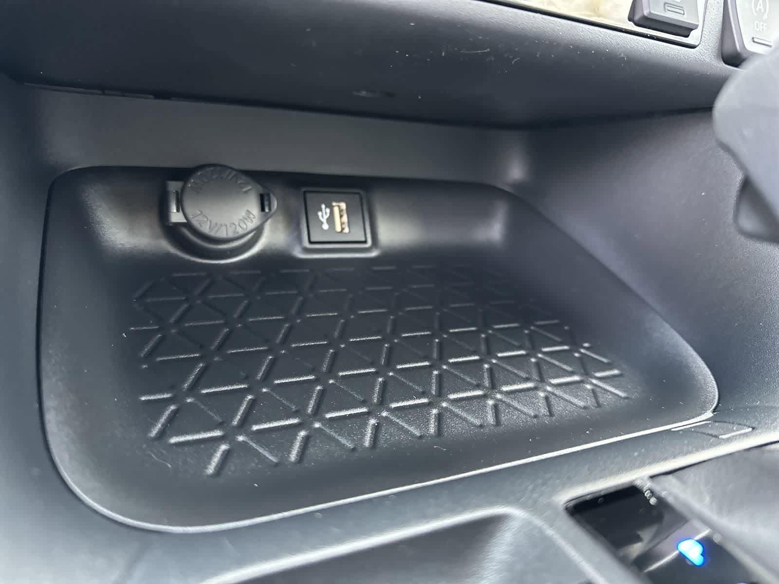 Thumbnail: 2025 Toyota RAV4 - 27