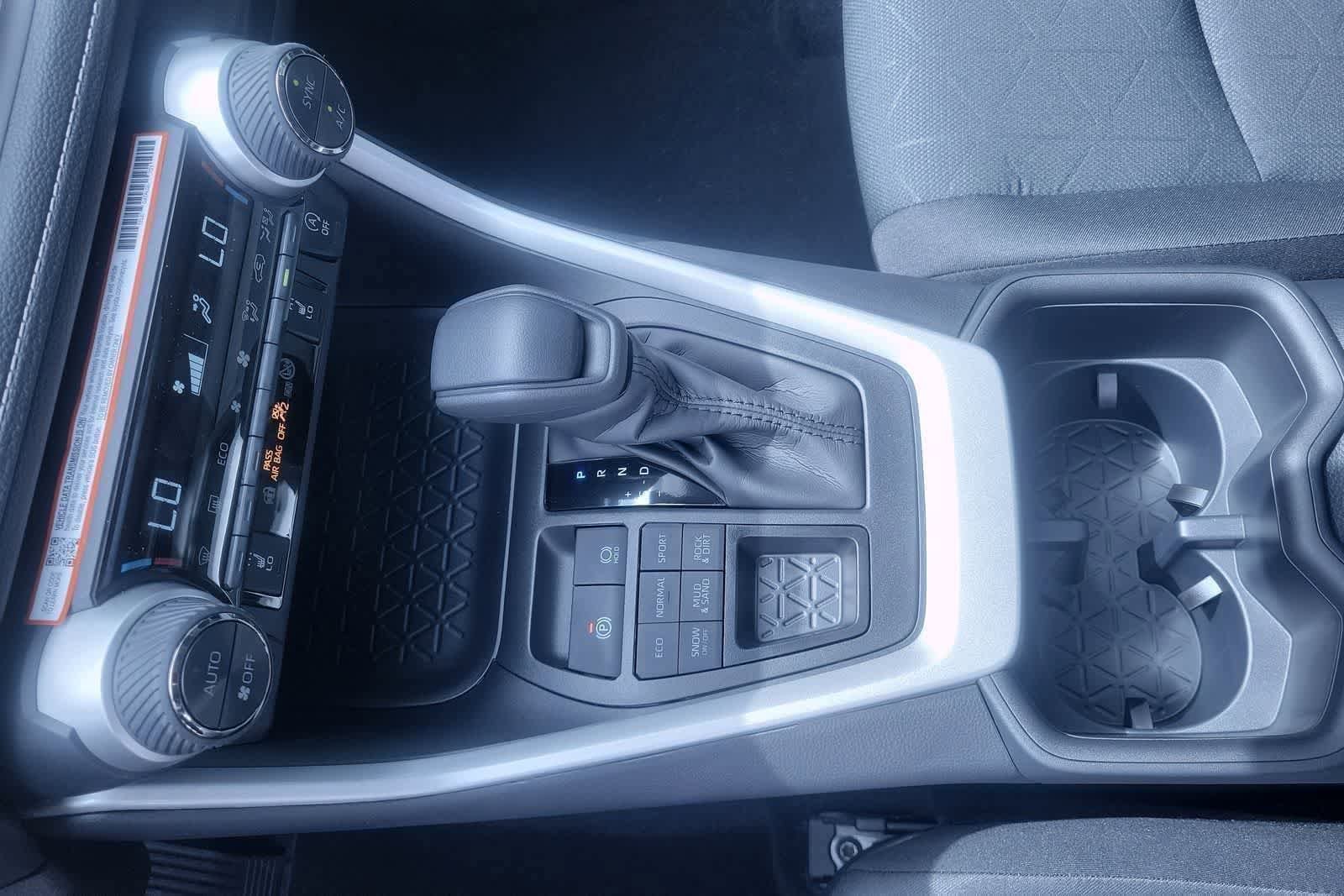 Thumbnail: 2025 Toyota RAV4 - 23