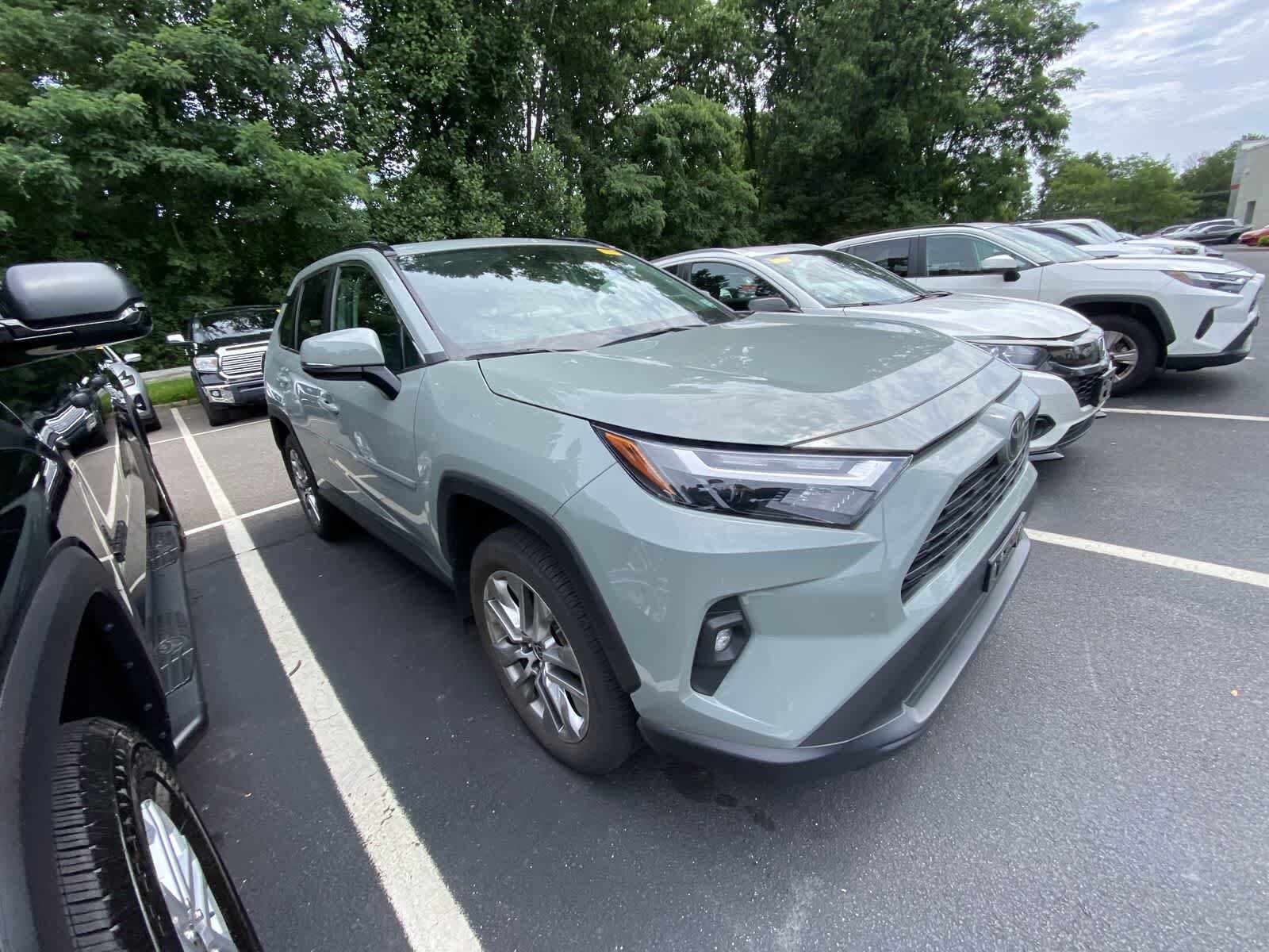 Thumbnail: 2022 Toyota RAV4 - 3