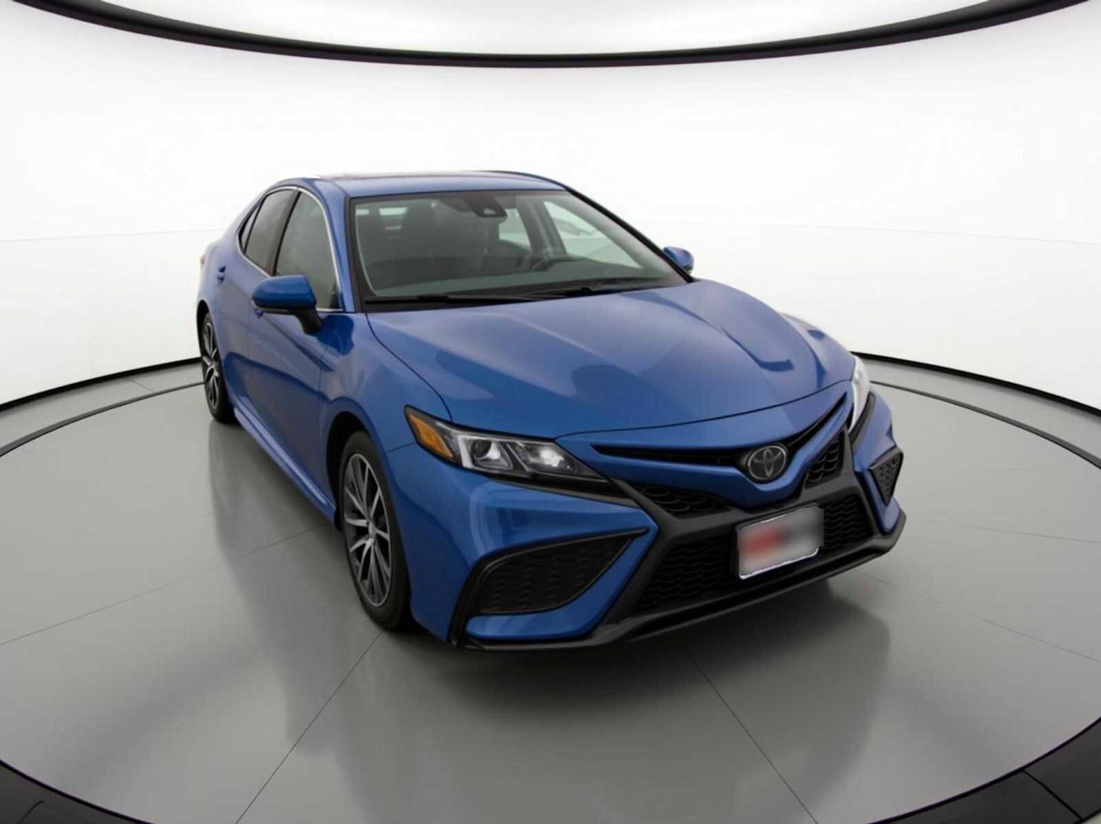 2023 Toyota Camry SE photo 3