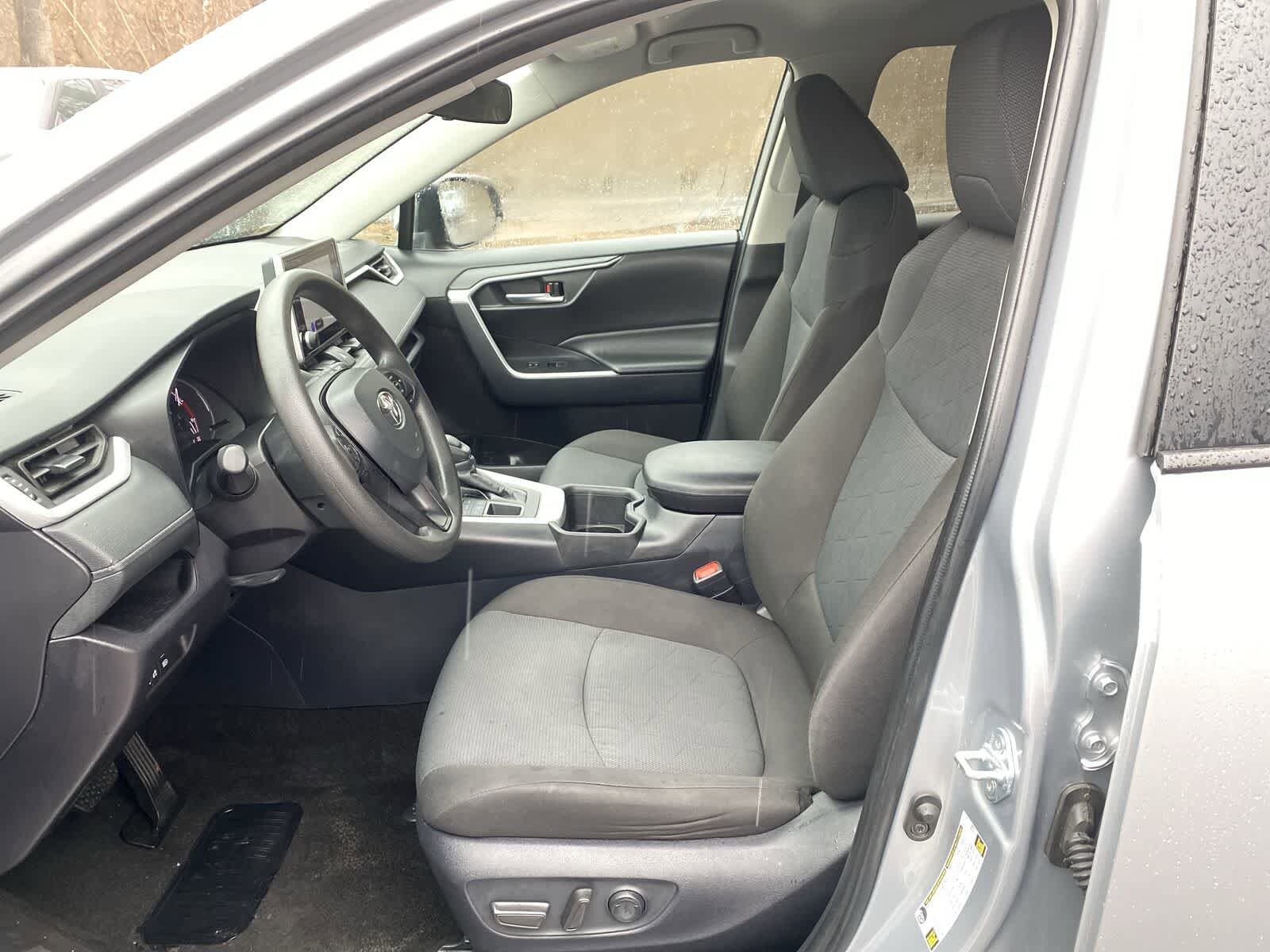 Thumbnail: 2025 Toyota RAV4 - 24