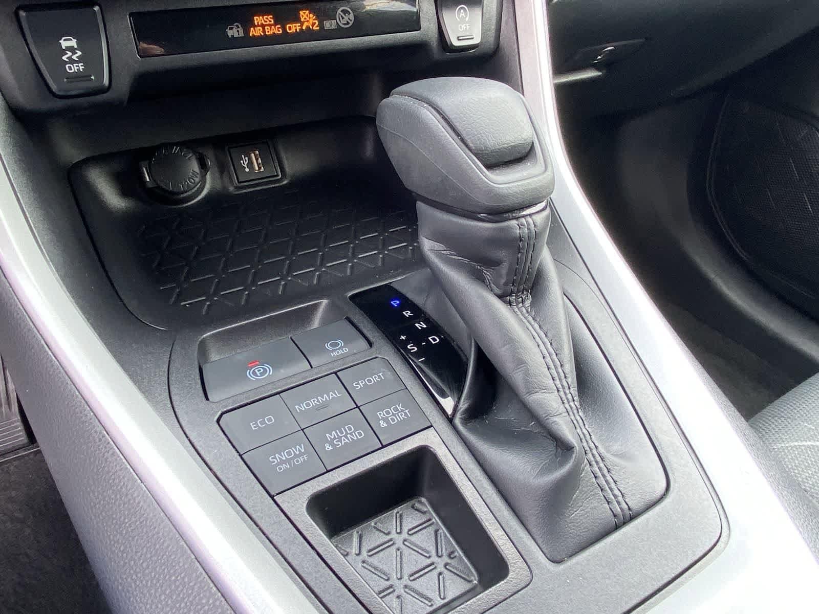 Thumbnail: 2025 Toyota RAV4 - 29