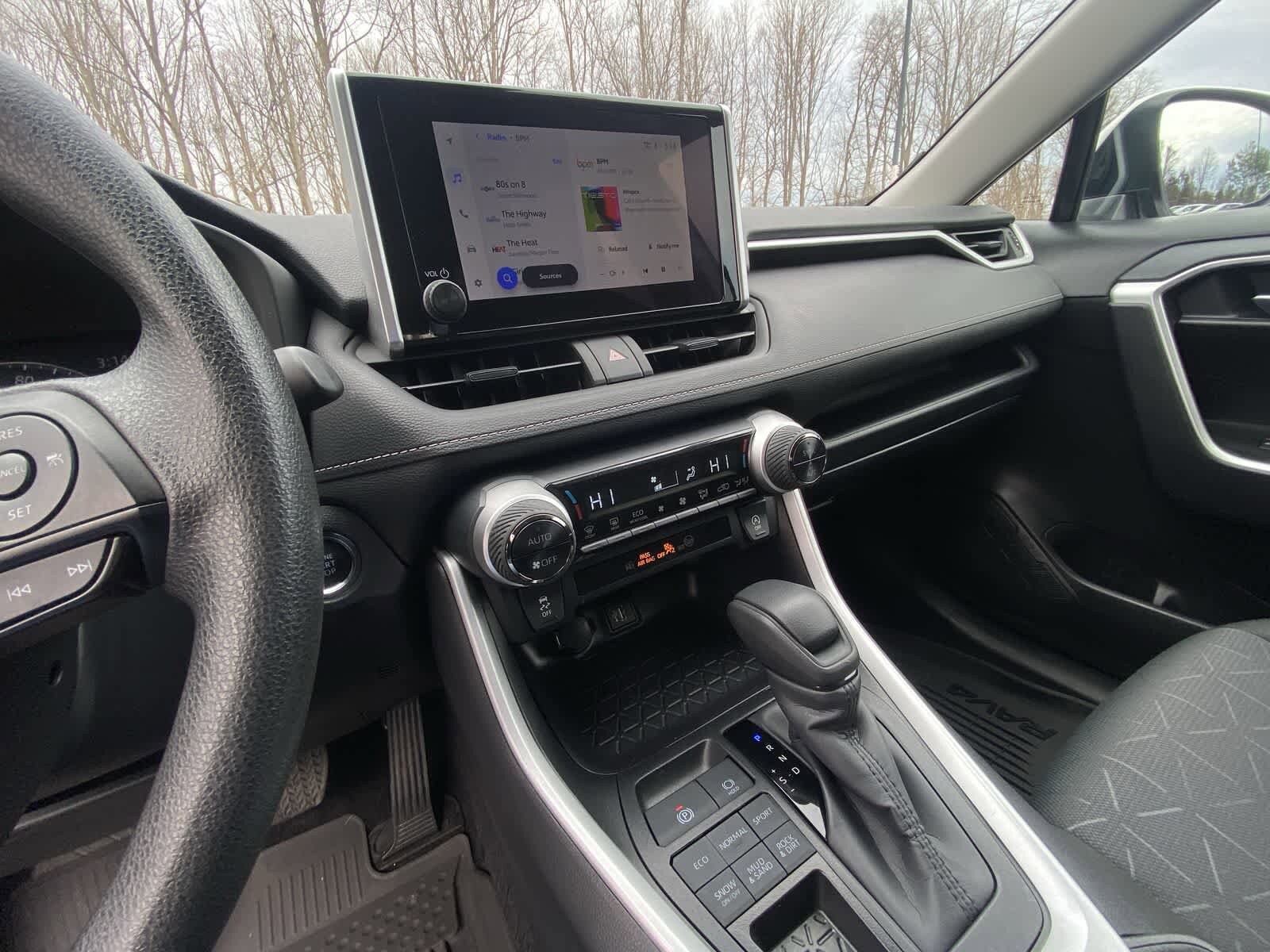 Thumbnail: 2025 Toyota RAV4 - 23