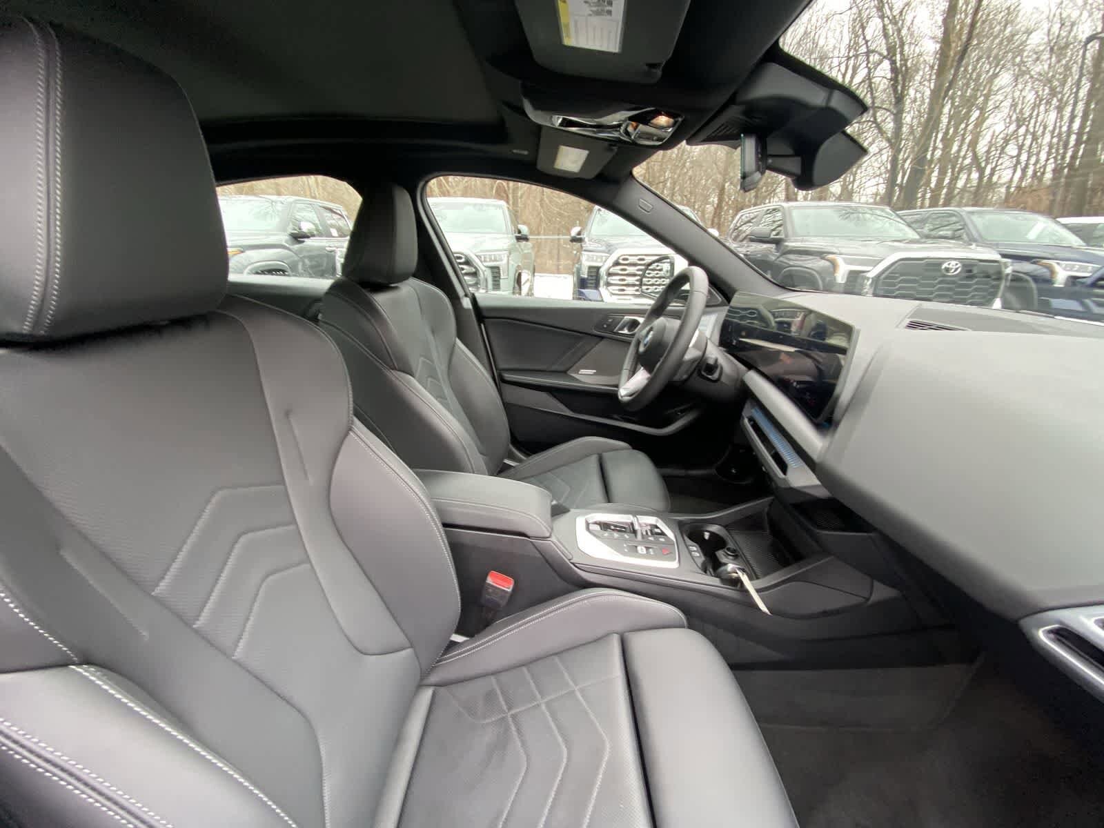 Thumbnail: 2025 BMW 2 Series - 25