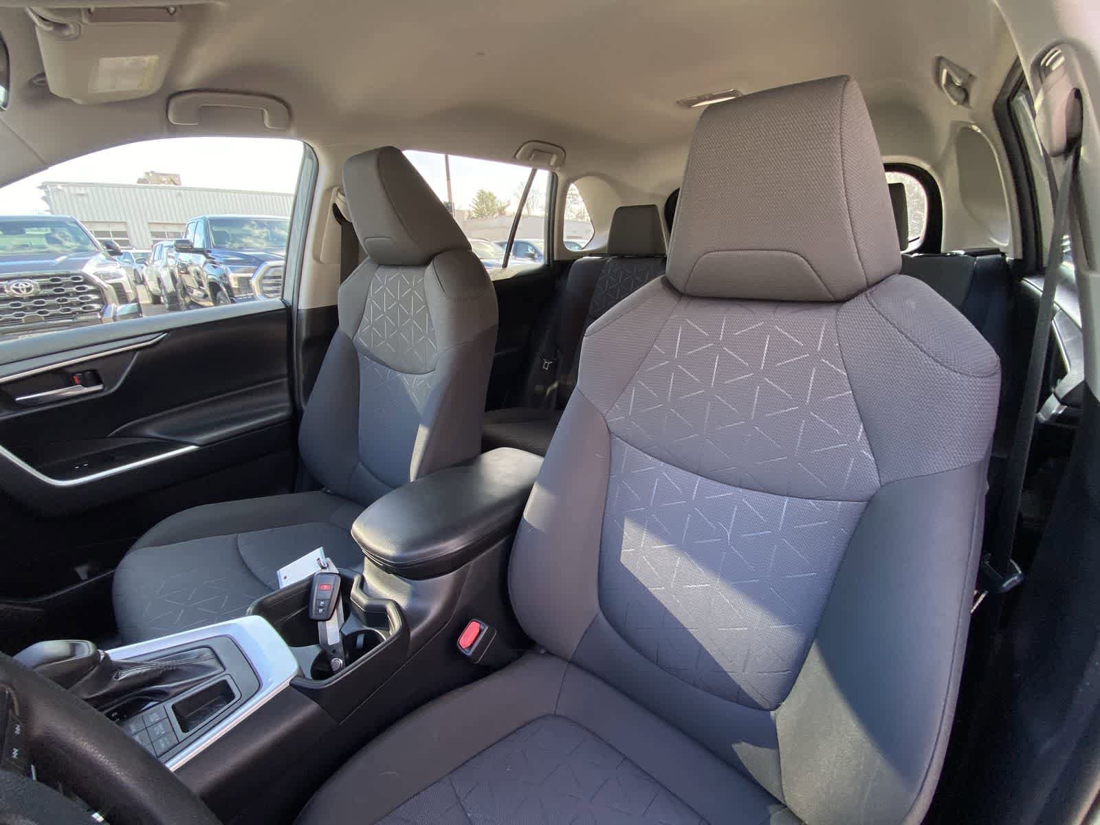 Thumbnail: 2021 Toyota RAV4 - 17