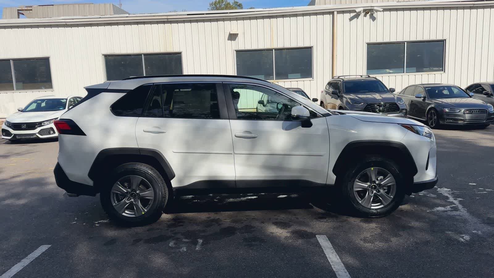 Thumbnail: 2025 Toyota RAV4 - 9