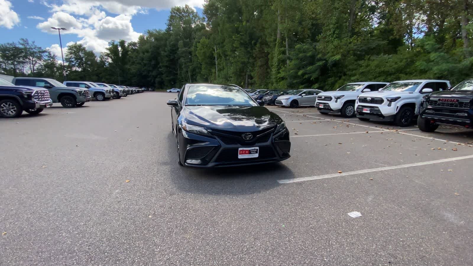 2023 Toyota Camry SE photo 3