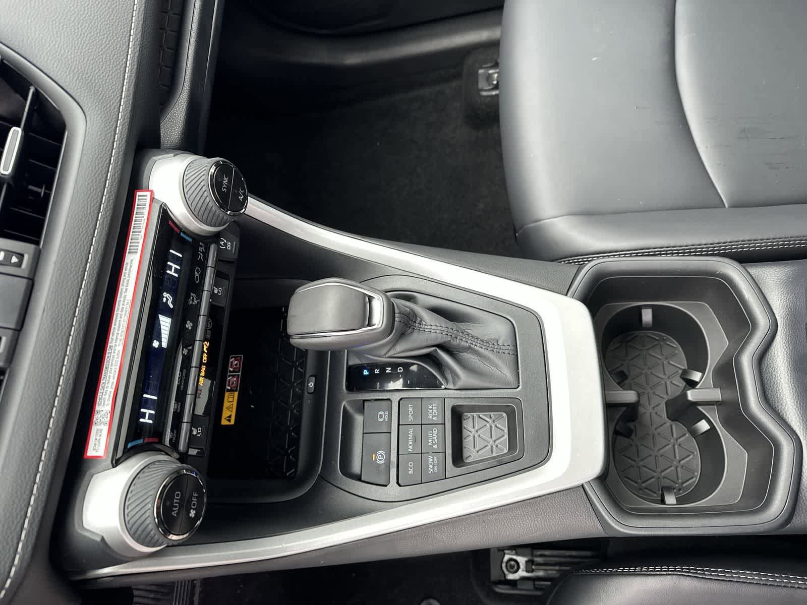 Thumbnail: 2025 Toyota RAV4 - 28